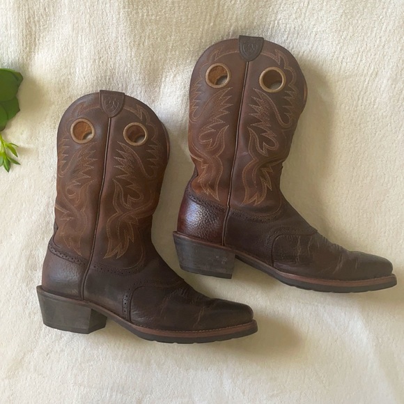 Ariat Other - Men’s Ariat Heritage Roughstock Boots Size 12 EE Very Nice